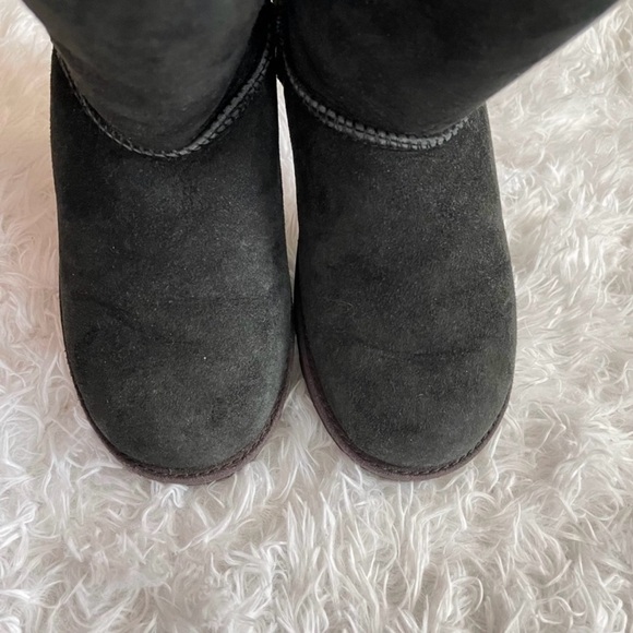 UGG Big Kids Black Boots Size 5 - Picture 4 of 6